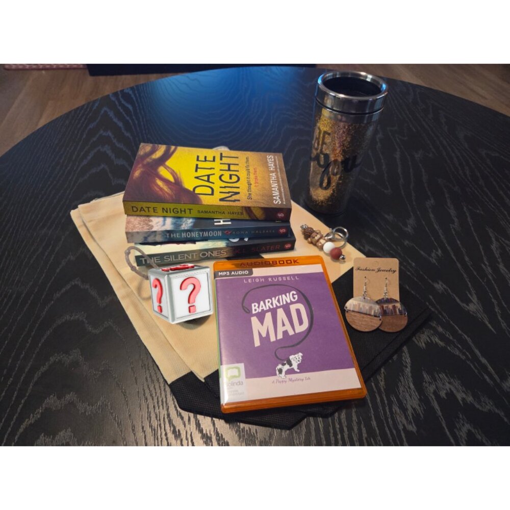 10PC DATE NIGHT WITH 4 BOOKS GIFT SET BUNDLE - Picture 3 of 3